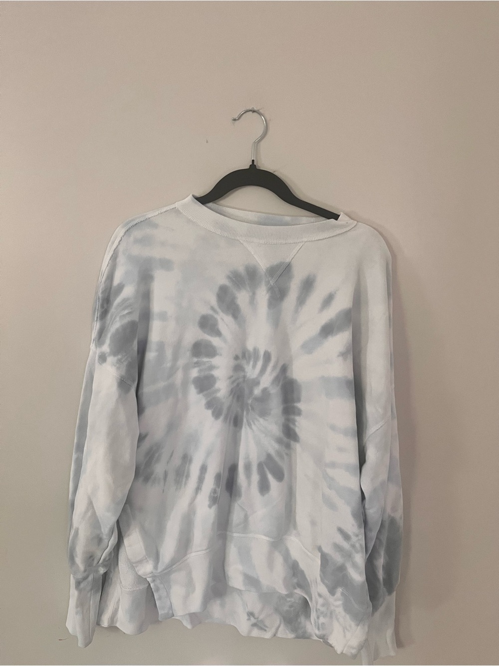 Abercrombie & Fitch White and Gray Spiral Tie-Dye Crewneck Sweatshirt